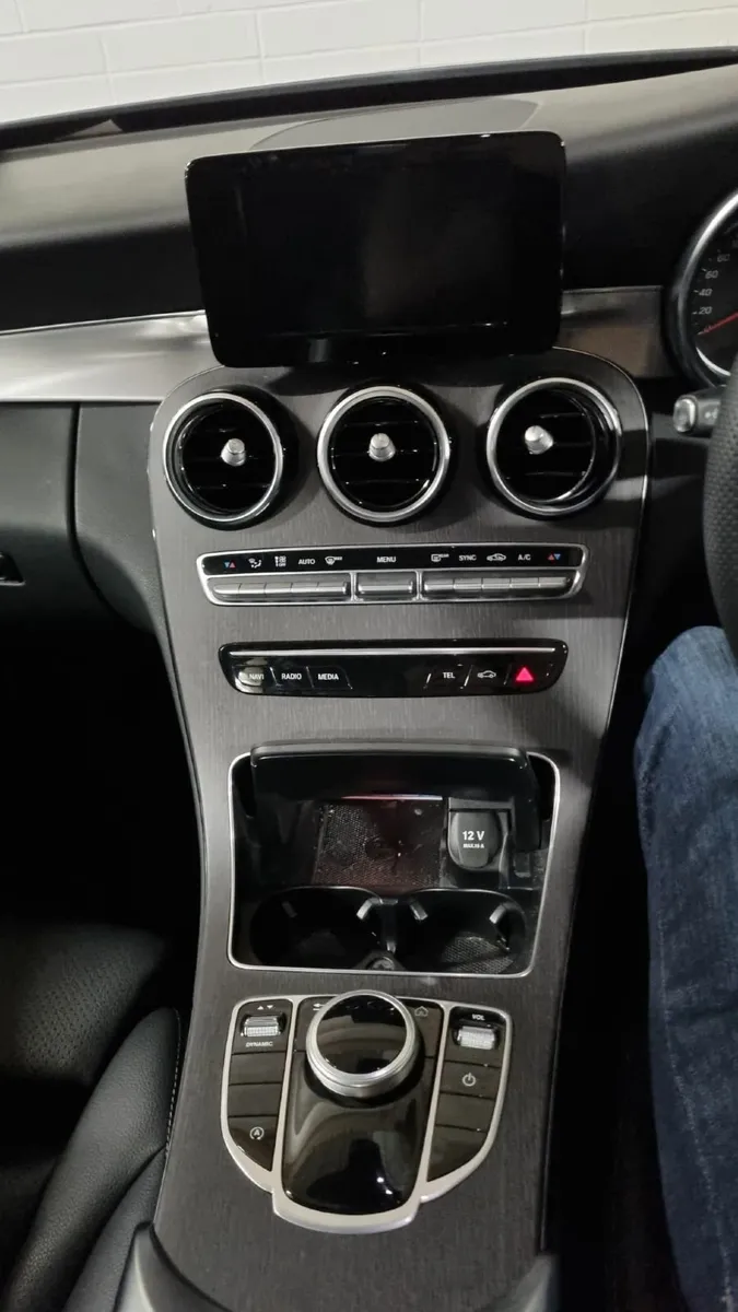 Mercedes-Benz C-Class 2019 - Image 4