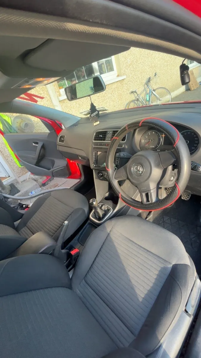 Volkswagen polo - Image 4