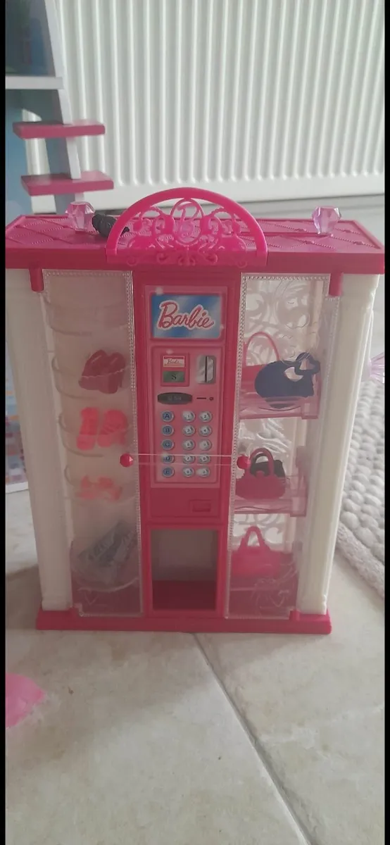 Doll house - Image 2