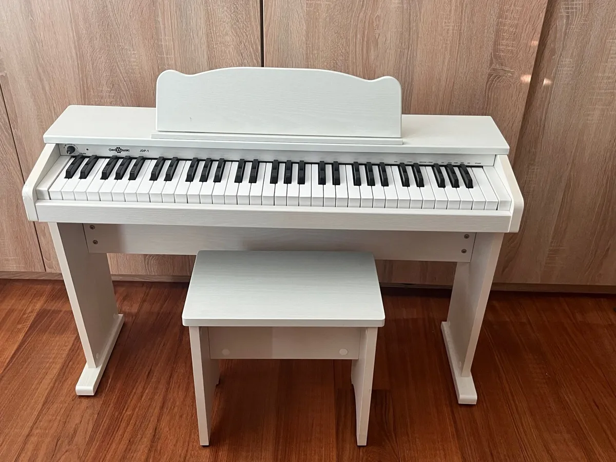 Digital piano for sale - Image 2