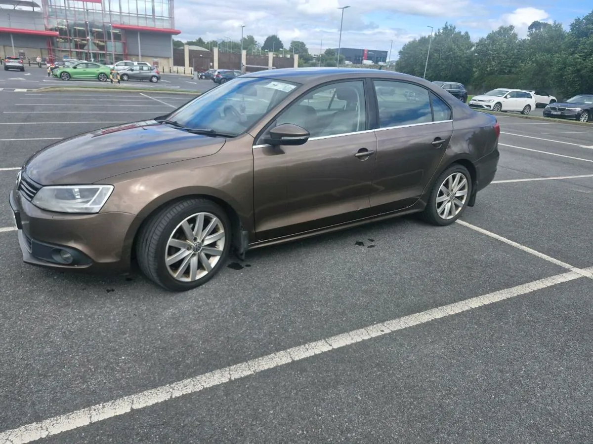 Volkwagon jetta 2012 - Image 4