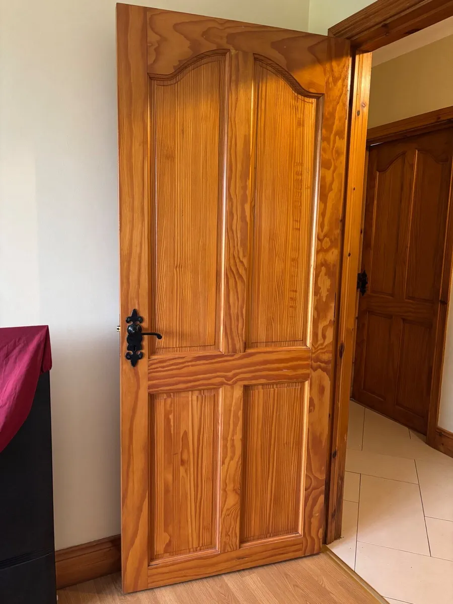 7 Pine Doors - Image 1
