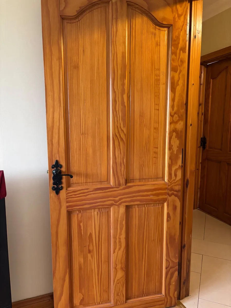 7 Pine Doors - Image 2