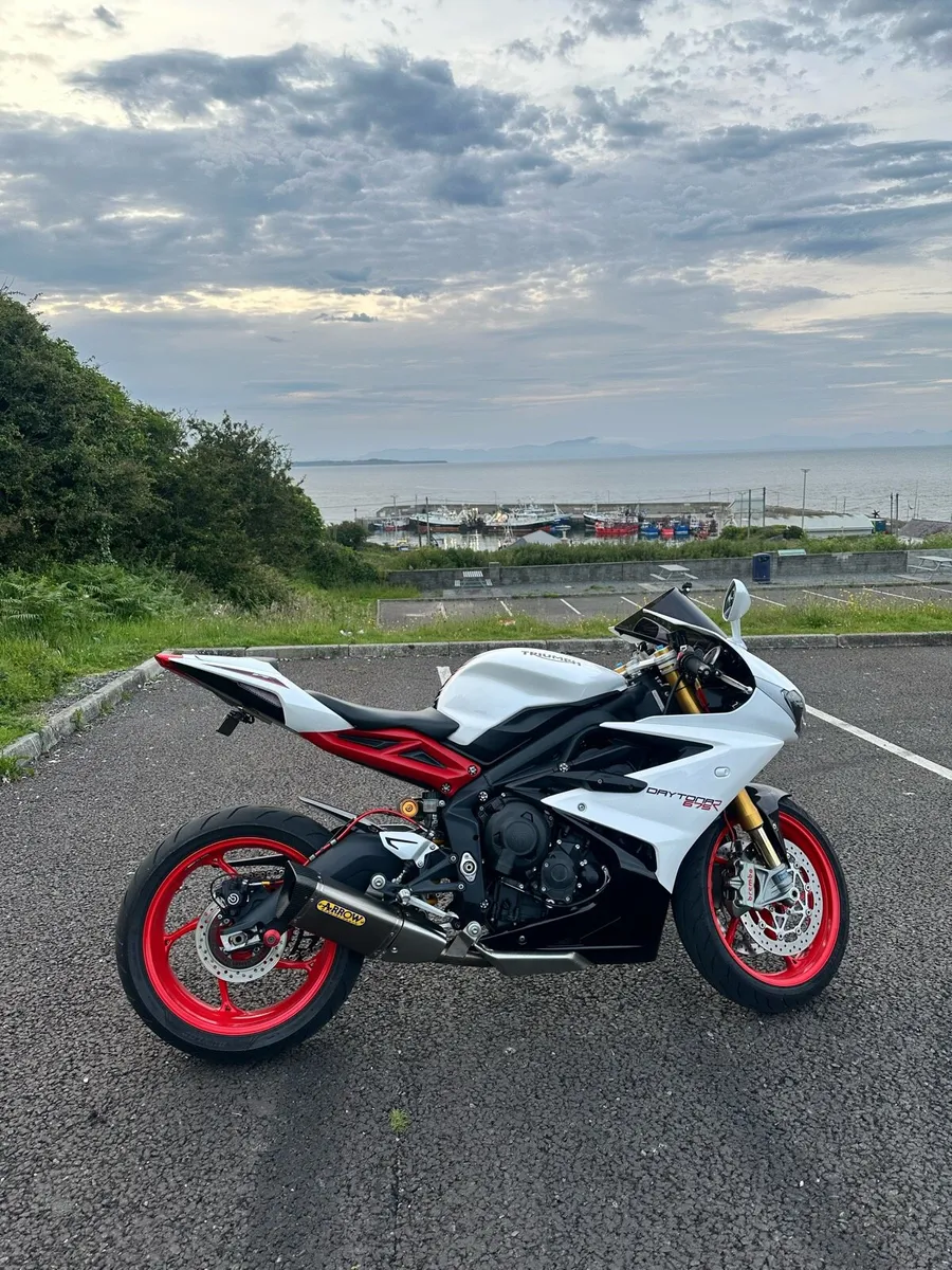 Triumph Daytona 675R - Image 2