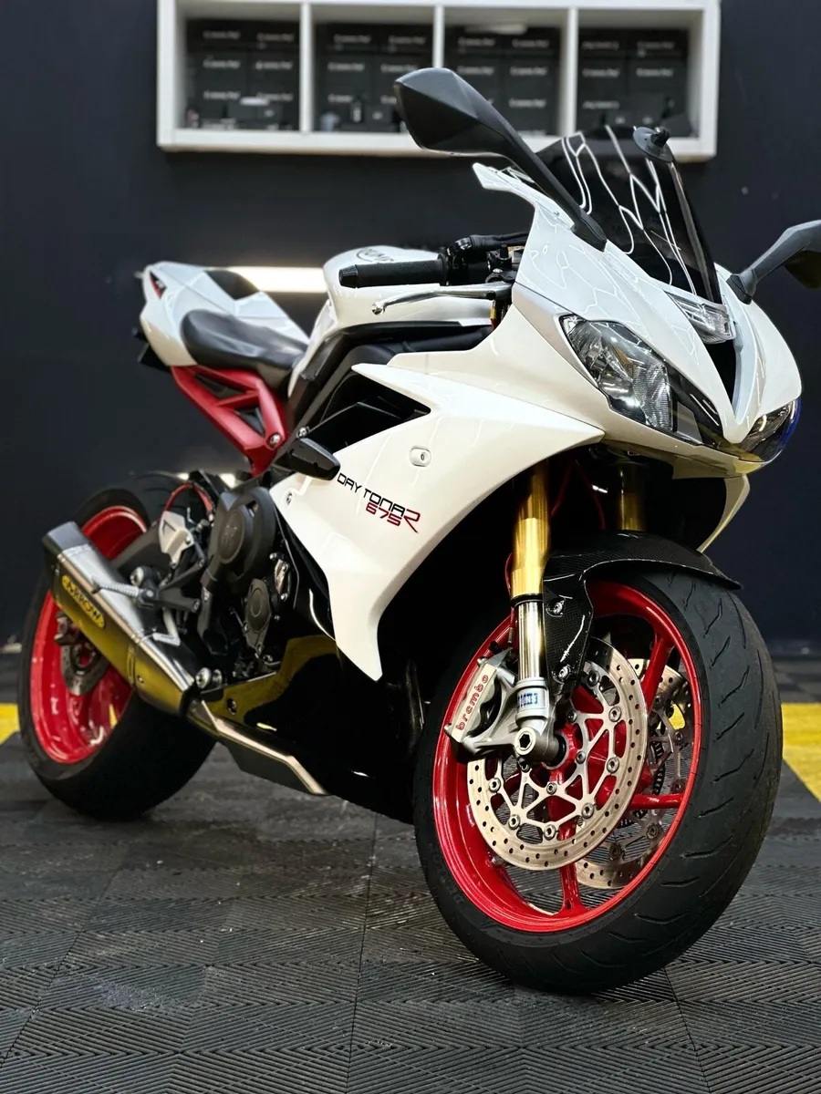 Triumph Daytona 675R - Image 3