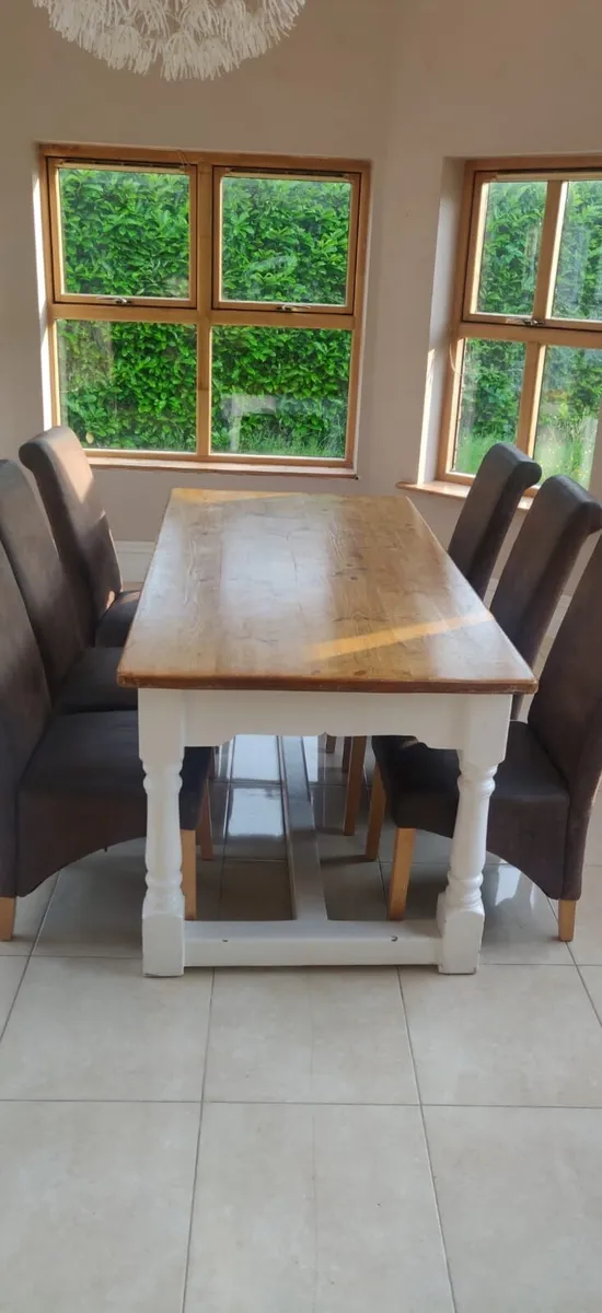 Dining table and chairs - Image 1