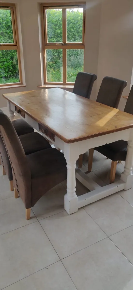 Dining table and chairs - Image 2