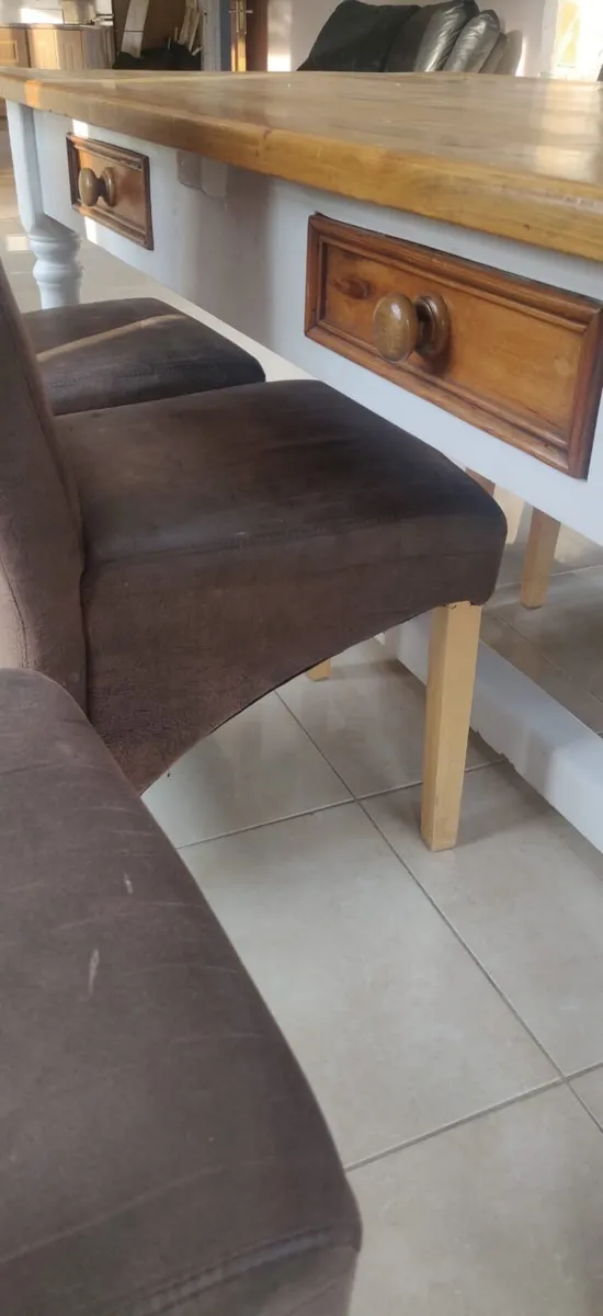 Dining table and chairs - Image 4