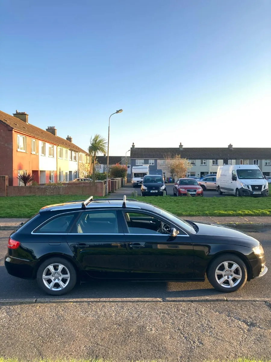 Audi A4 2010 - Image 4