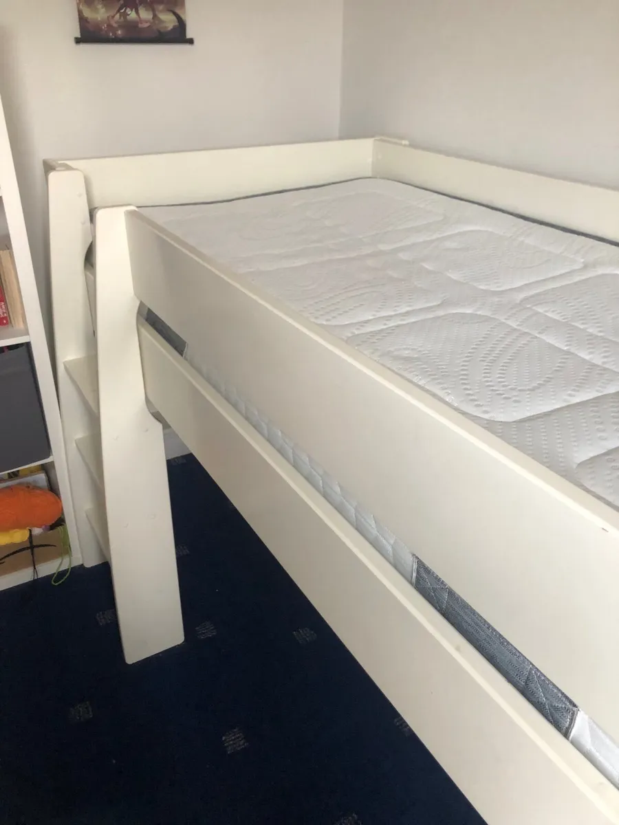 Bunk bed - Image 1