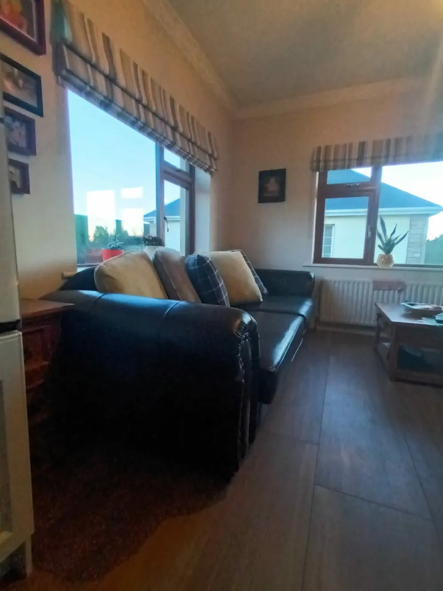 4 seater black leather hand made couch - Image 1