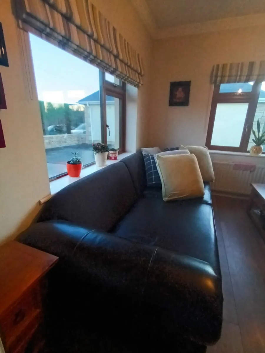 4 seater black leather hand made couch - Image 3