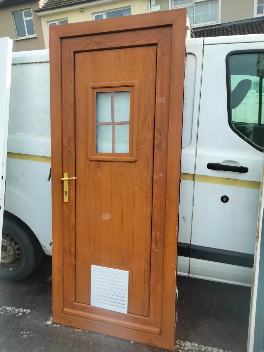 HIGH QUALITY SINGLE GOLDEN OAK DOOR AVAILABLE - Image 3