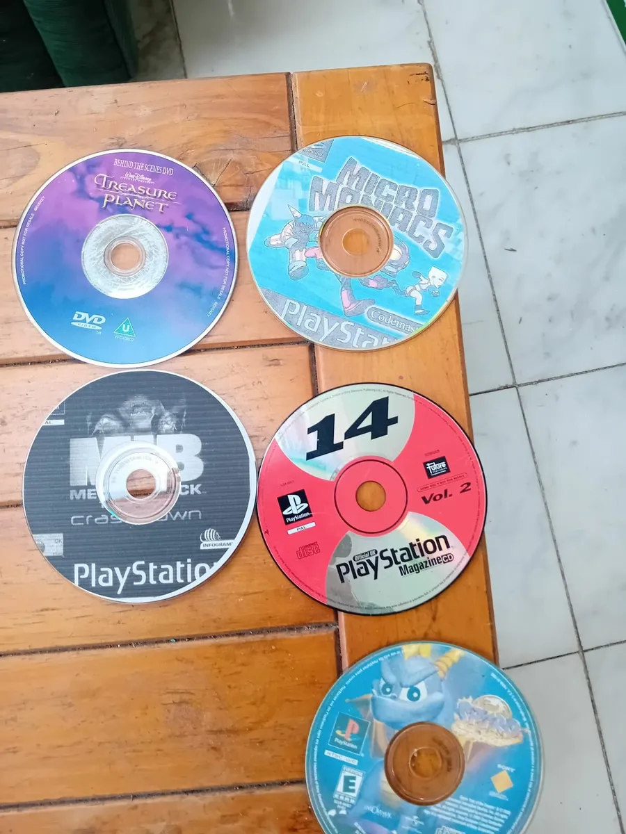 Sony playstation 1 with games - Image 2