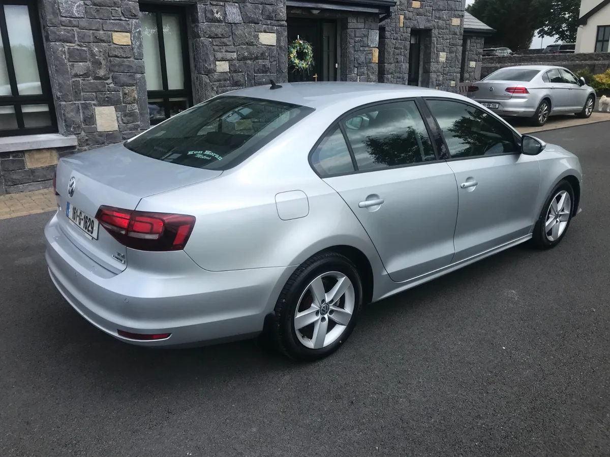 Volkswagen Jetta 2.0 TDI C/LINE  2016 - Image 4