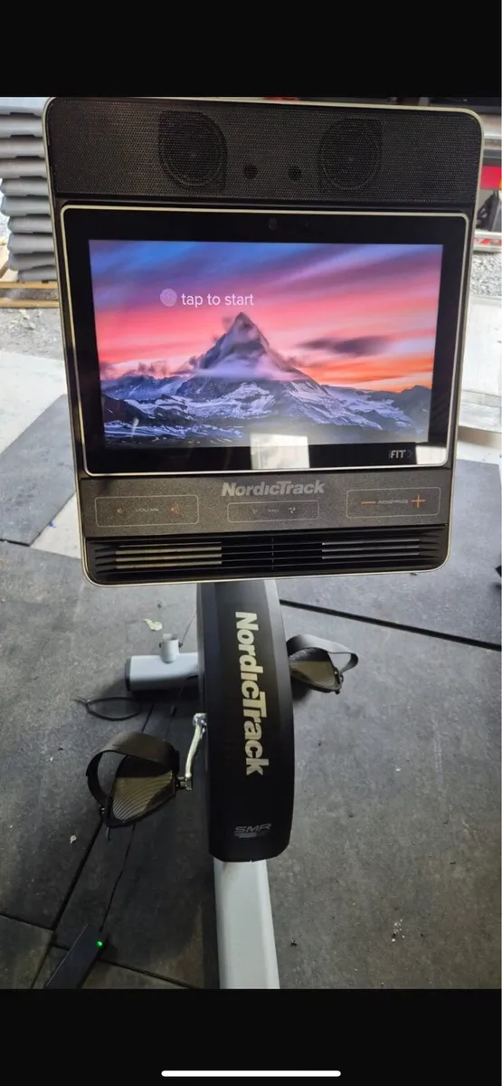 Nordictrack r35 touchscreen recumbent bike NEW - Image 3