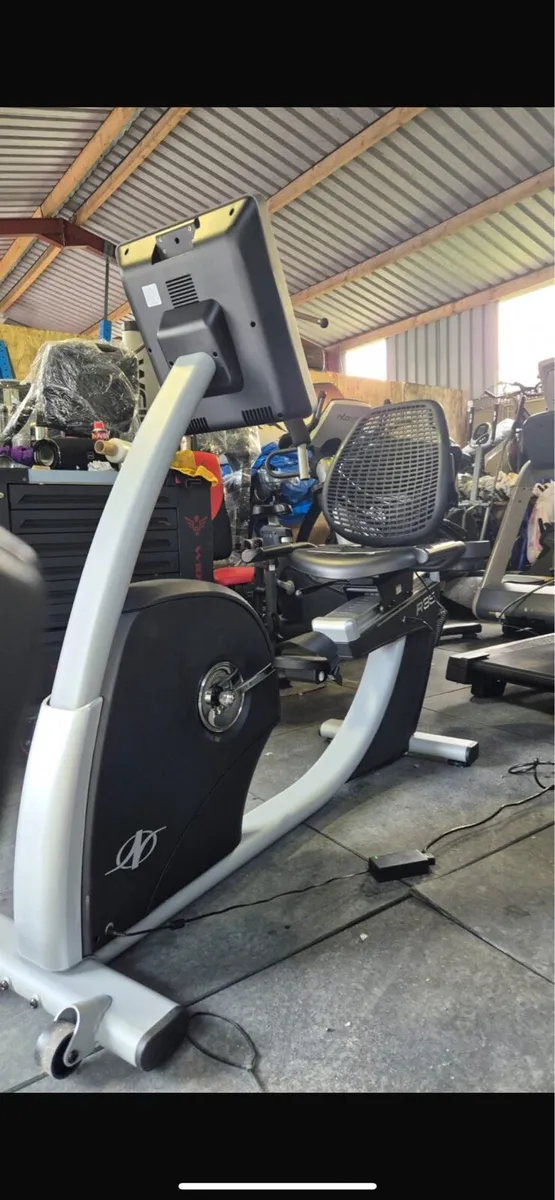 Nordictrack r35 touchscreen recumbent bike NEW - Image 4