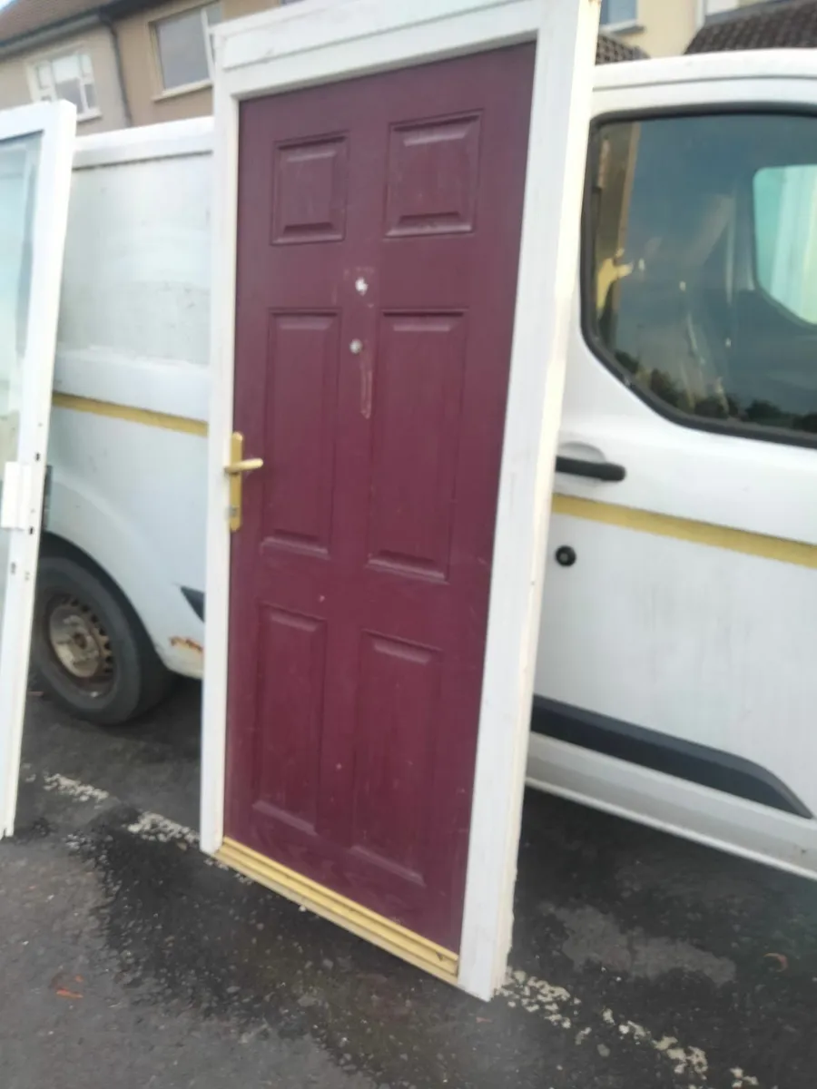HIGH QUALITY SINGLE DOORS AVAILABLE - Image 1