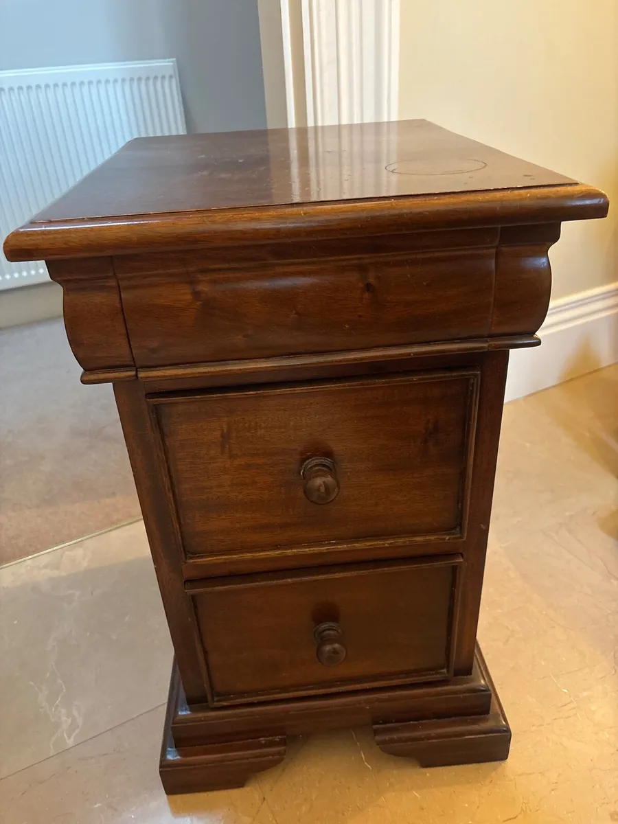 Mahogany side lockers - Image 1
