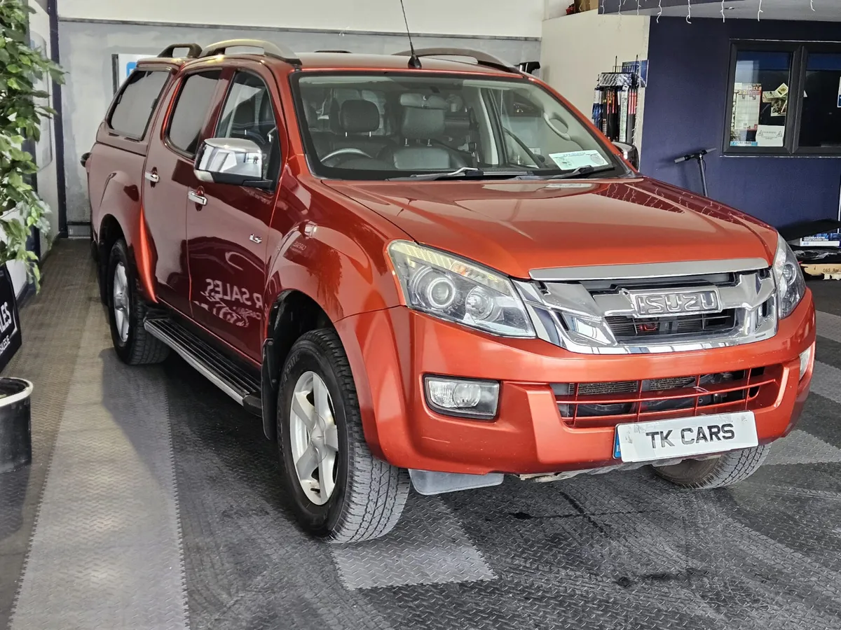 17 ISUZU D-MAX LS  2.5 DIESEL LOW MILEAGE - Image 4