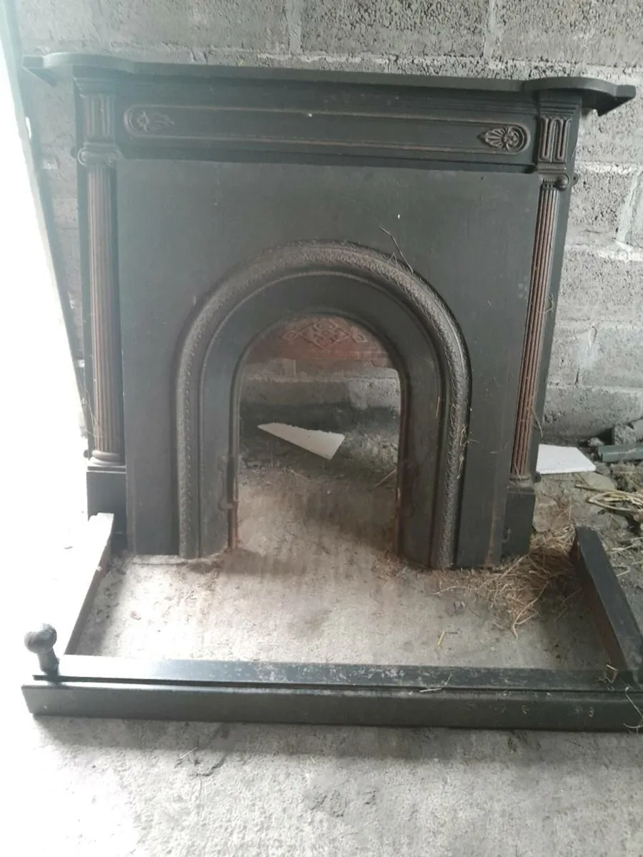 Cast iron fire place - Image 3