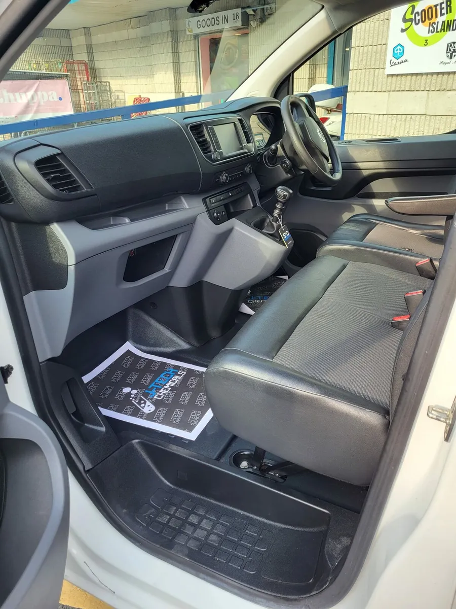 Vivaro van 2020 full doe - Image 3