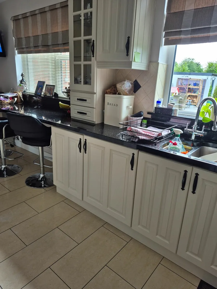 Kitchen an black granite  work top - Image 3