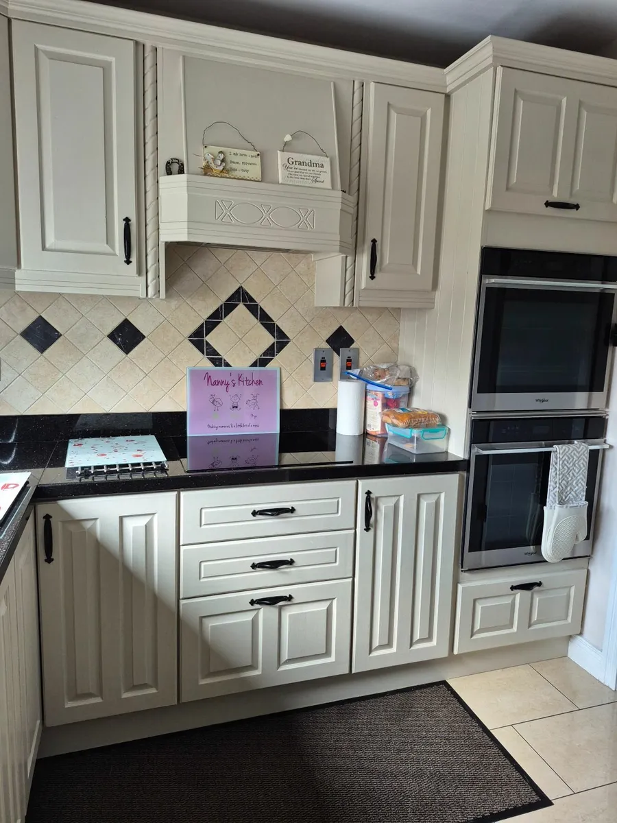 Kitchen an black granite  work top - Image 4