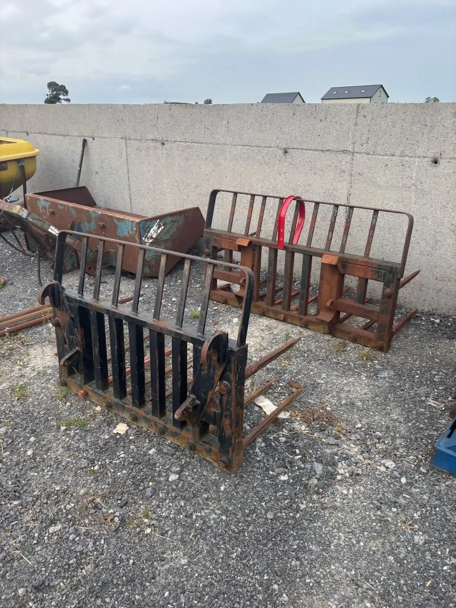 Fertiliser Spreader/Balegrab/Spike - Image 4