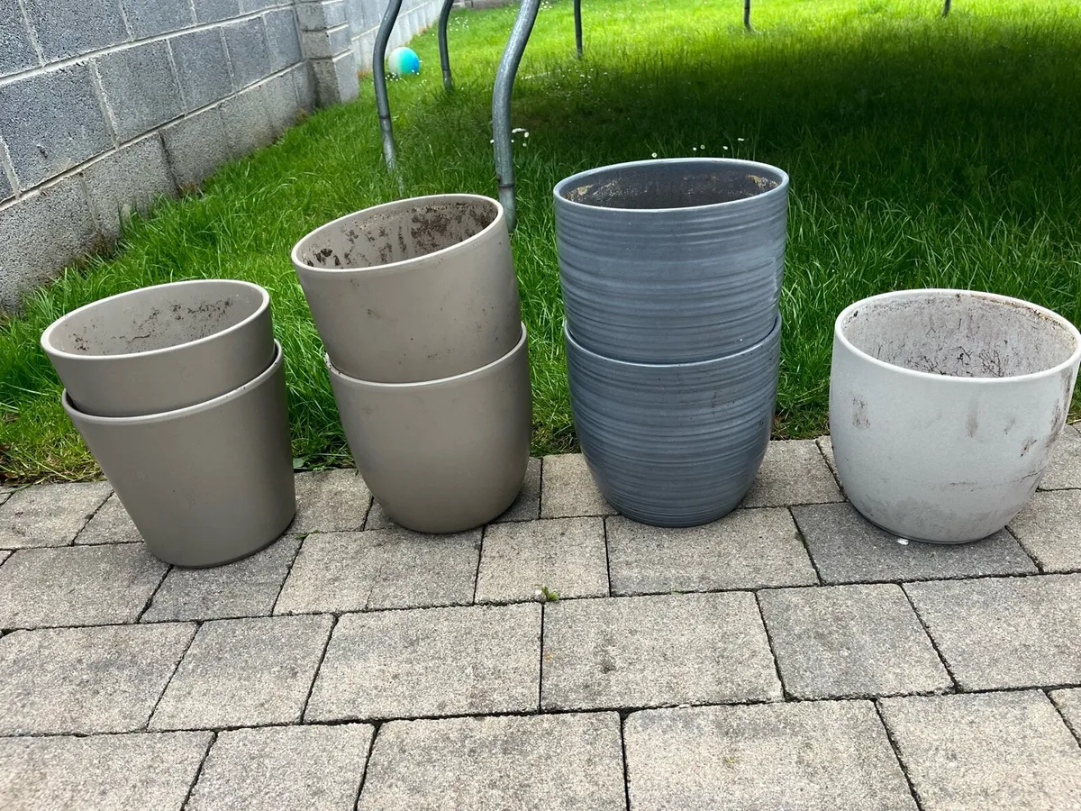 Plant pots - Image 1