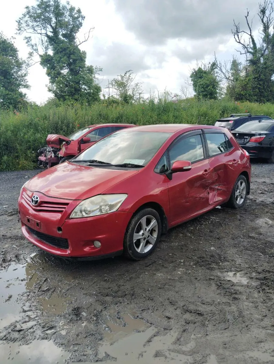 Breaking Toyota auris 2012 1.4 d4d manual - Image 2