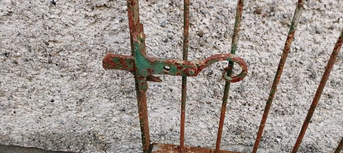 Victorian blacksmiths gate - Image 2