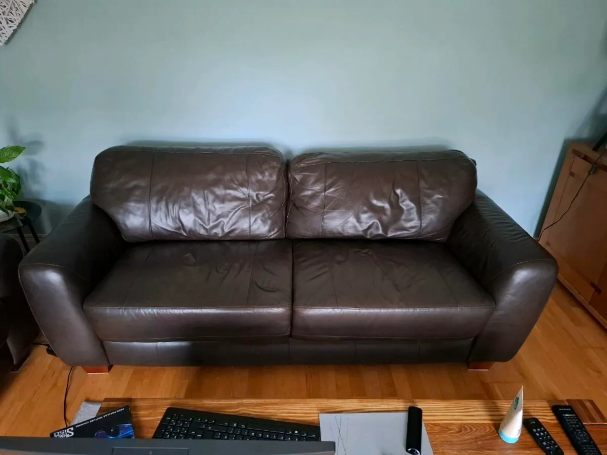 Leather couches - Image 1