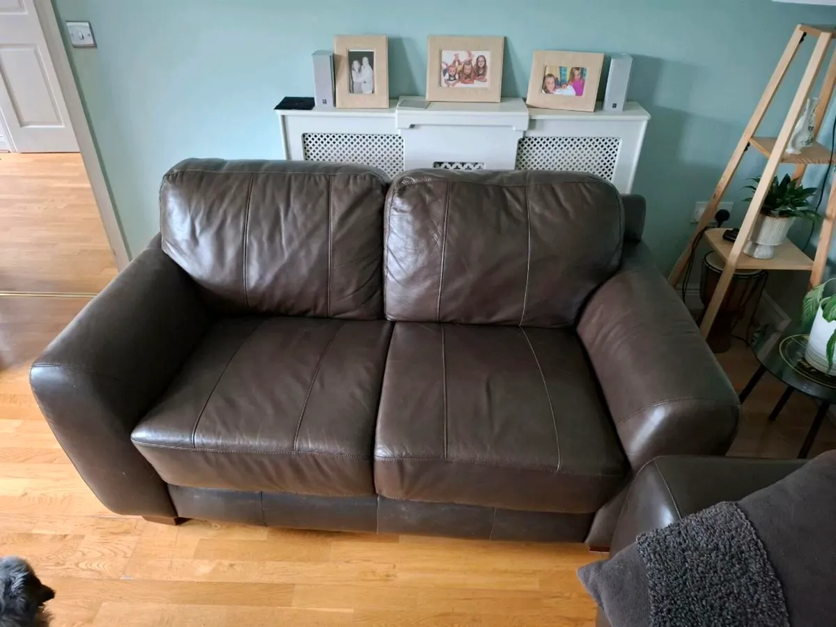 Leather couches - Image 2