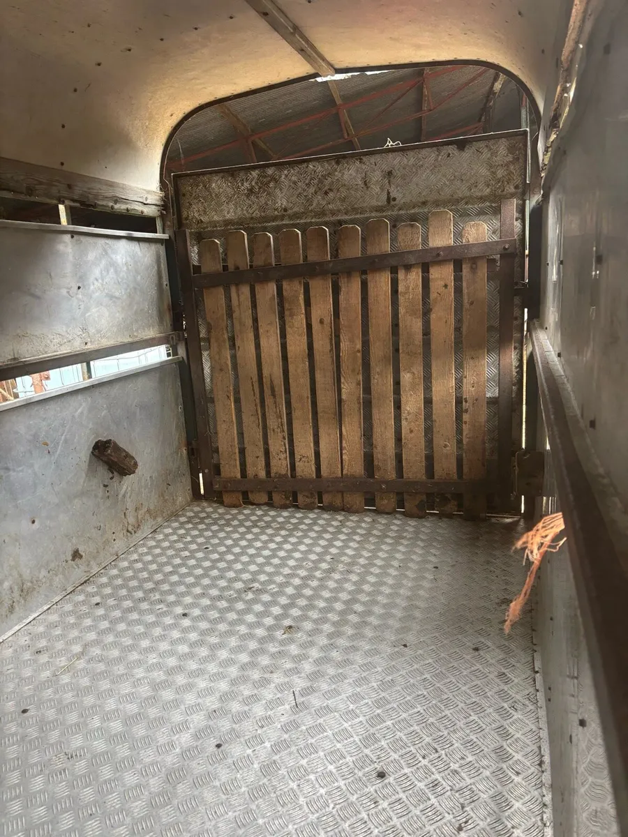 Livestock trailer crooks 10/5 - Image 3