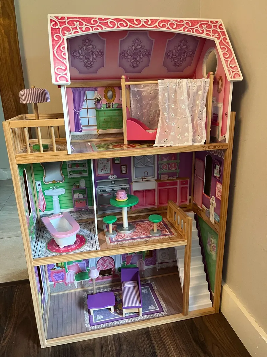 Kidkraft dolls house - Image 1