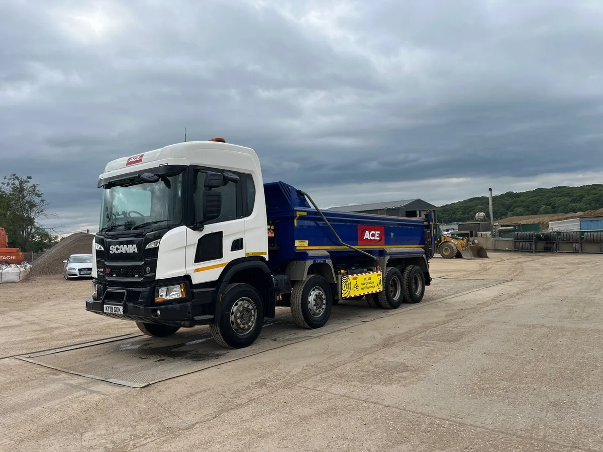 2019 scania XT p410 tipper - Image 1