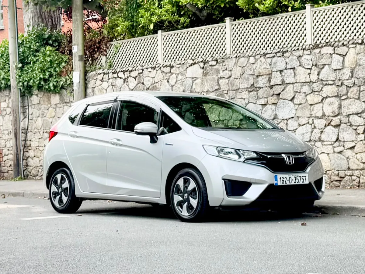 Honda Fit 2016!!HYBRID !! ONLY 61K MILES!! - Image 2
