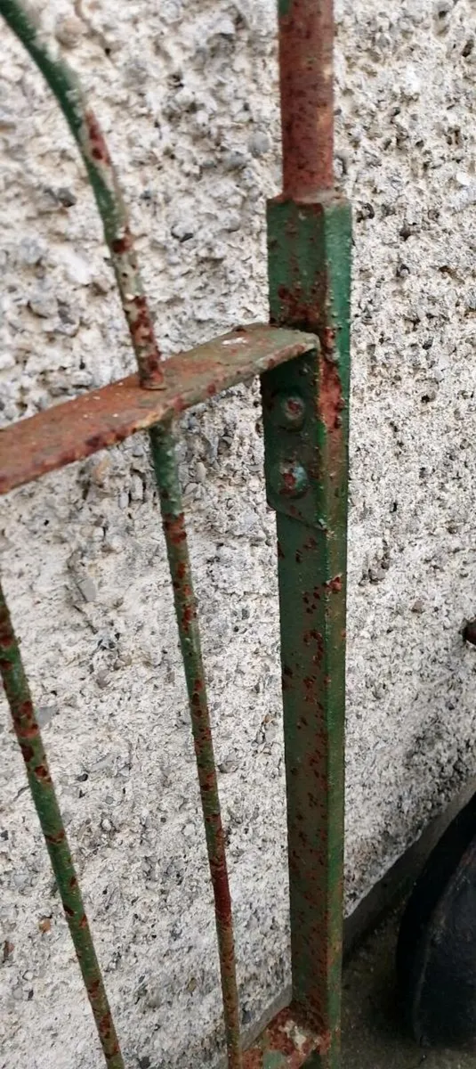 Victorian blacksmiths gate - Image 3