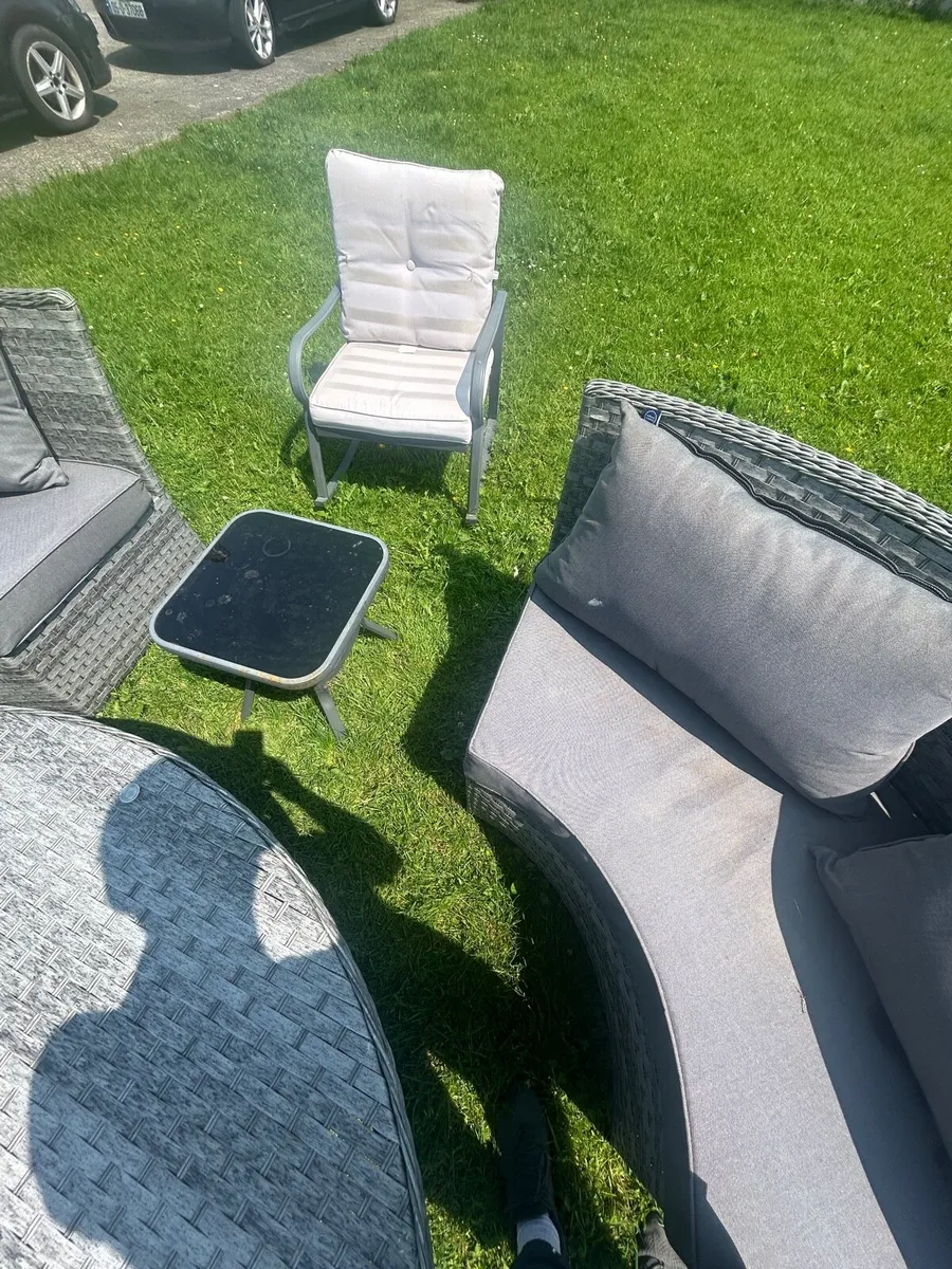 Outdoor table 8 seater - Image 3