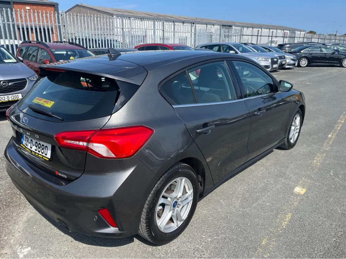 Ford Focus Zetec Edition 1.5 TD 120 M M6 4DR - Image 4