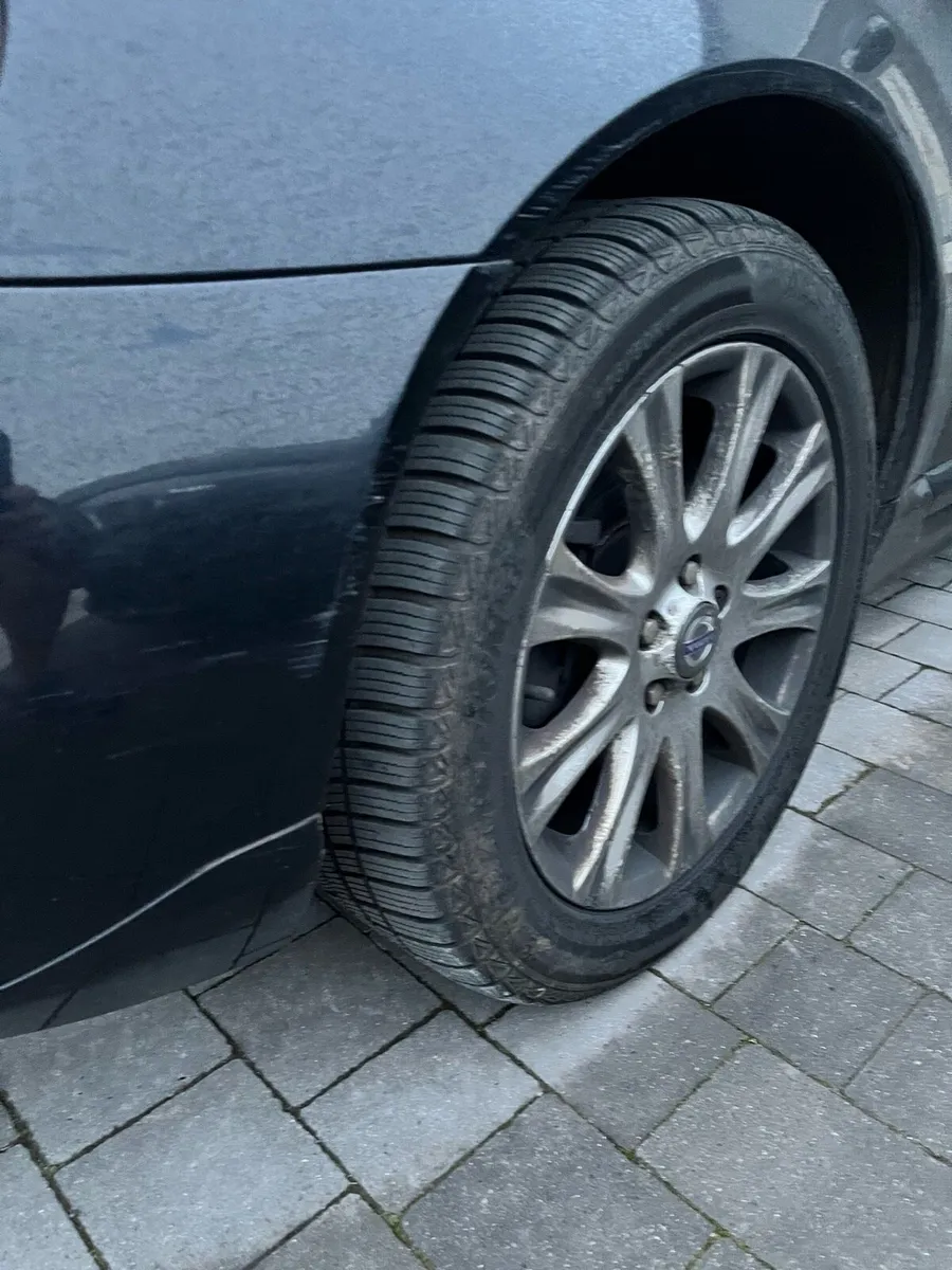 Volvo V70 2.0D - Image 3