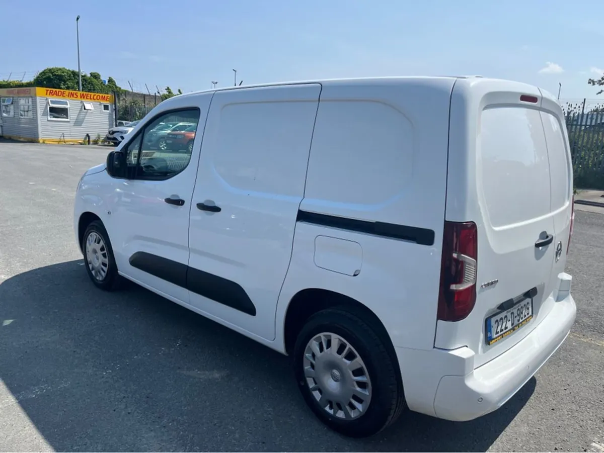 Opel Combo Sportive 3 Seater -l1h1-1.5 100PS D-6s - Image 3