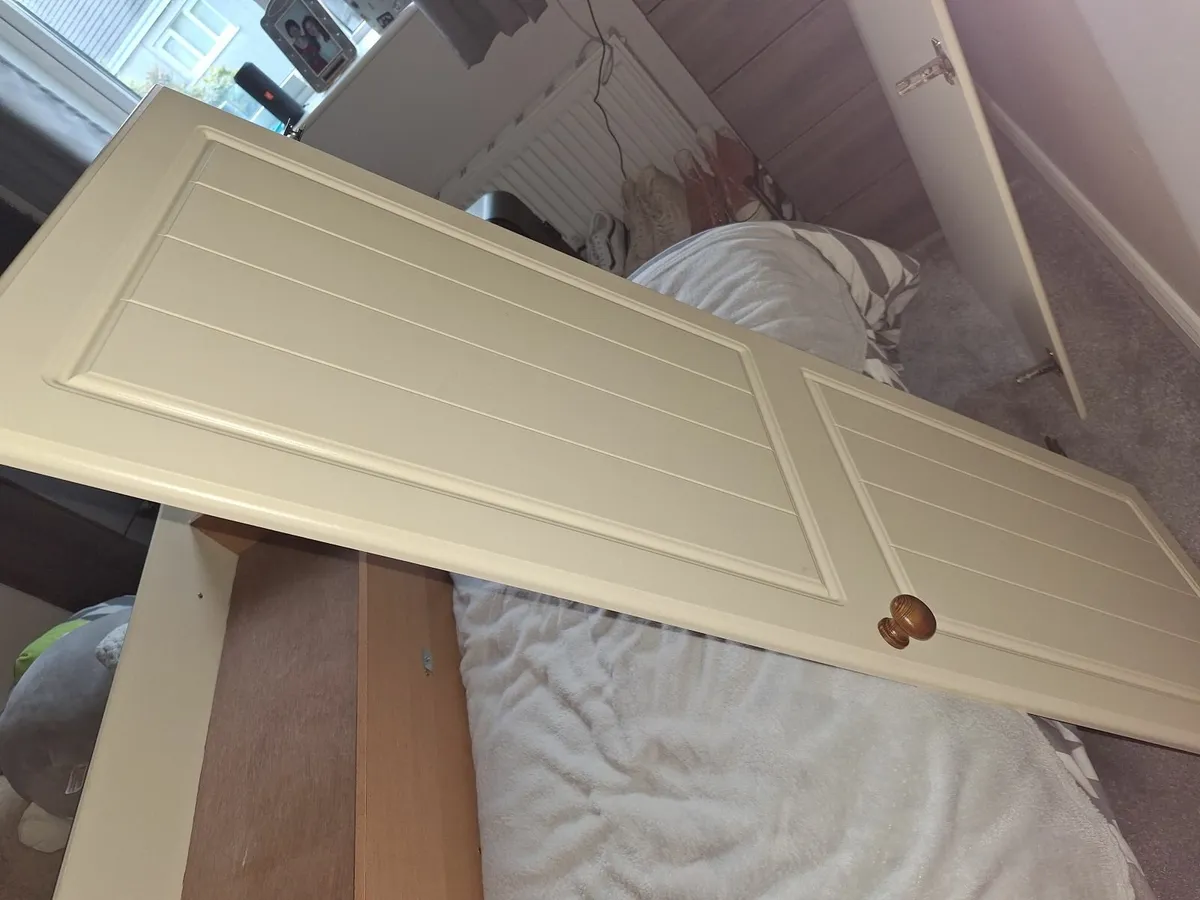 Wardrobe - Image 4