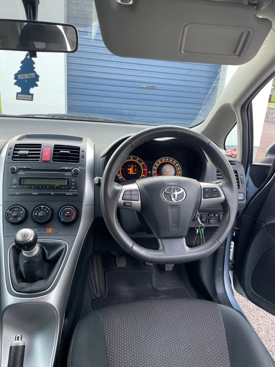 Toyota Auris 2012 - Image 3