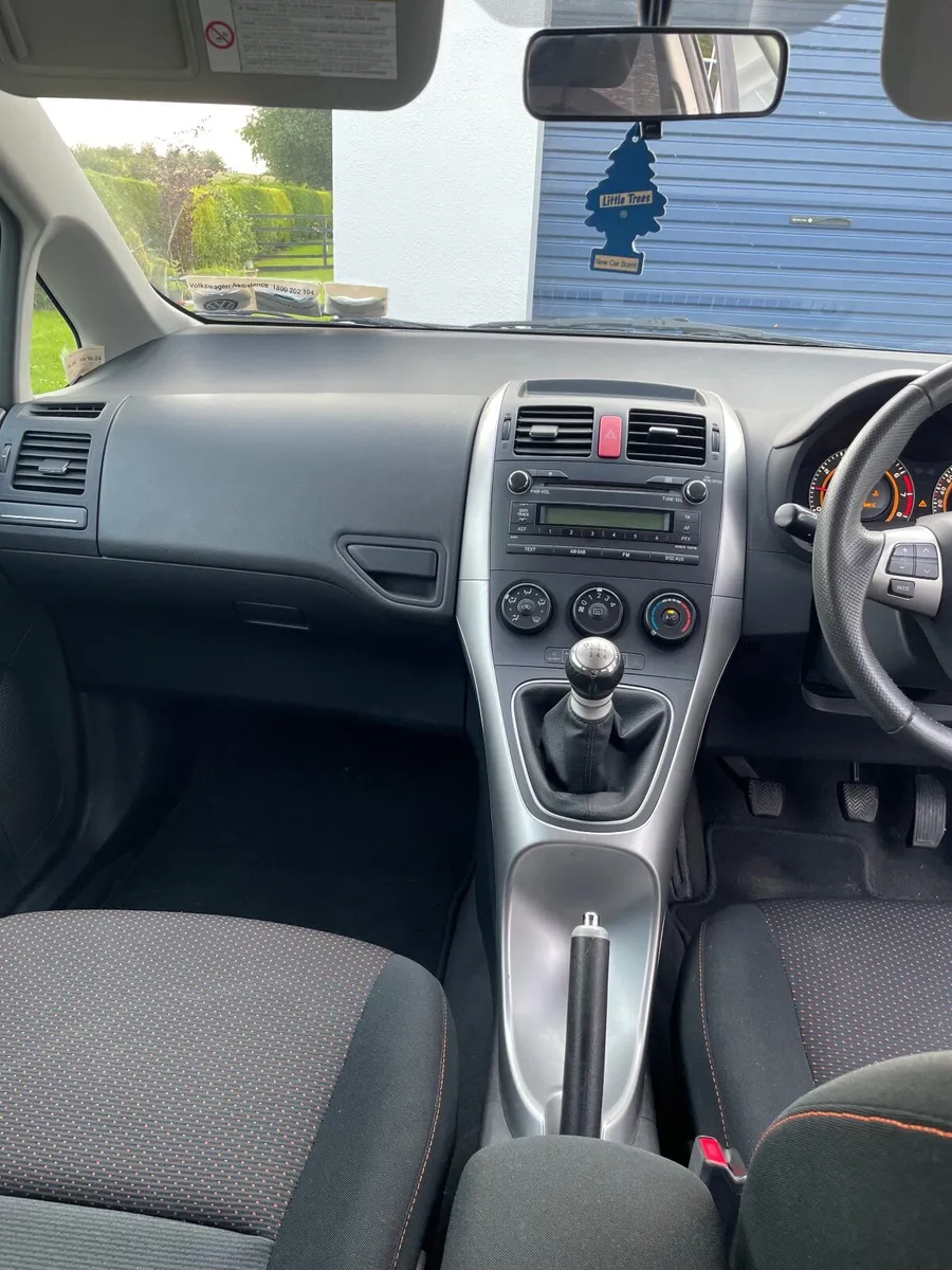 Toyota Auris 2012 - Image 4