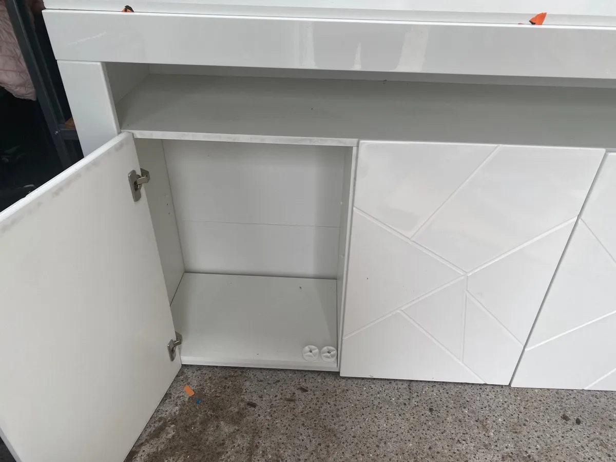 Cabinet - Image 4
