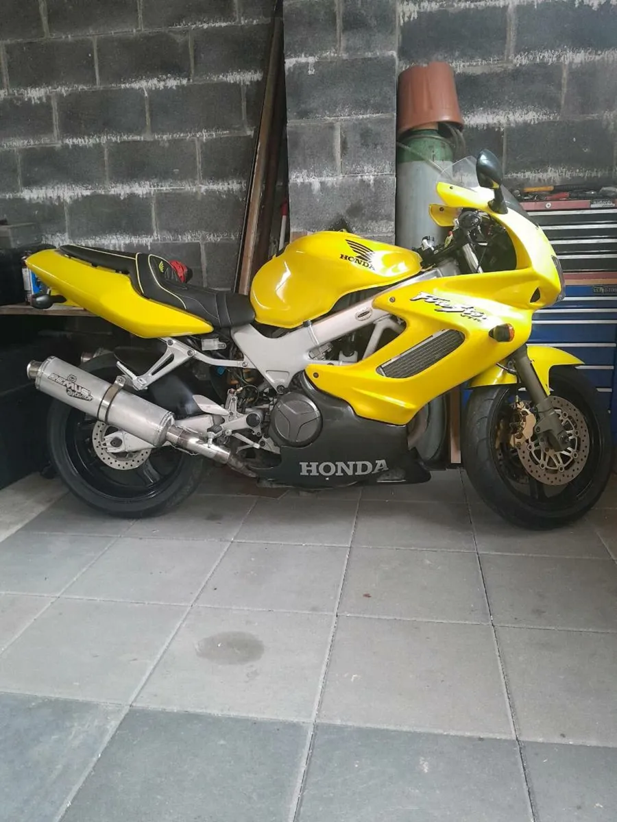 Honda vtr1000 - Image 1