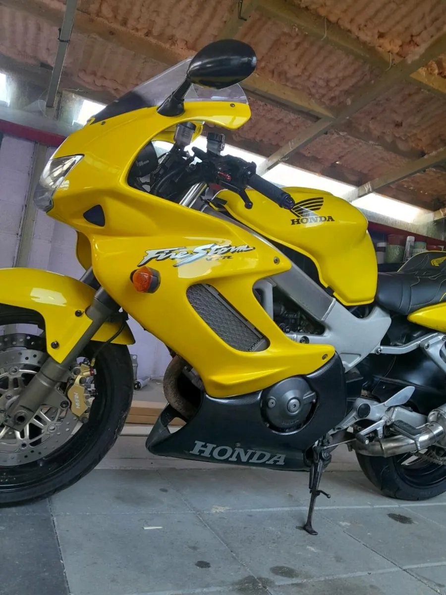 Honda vtr1000 - Image 2