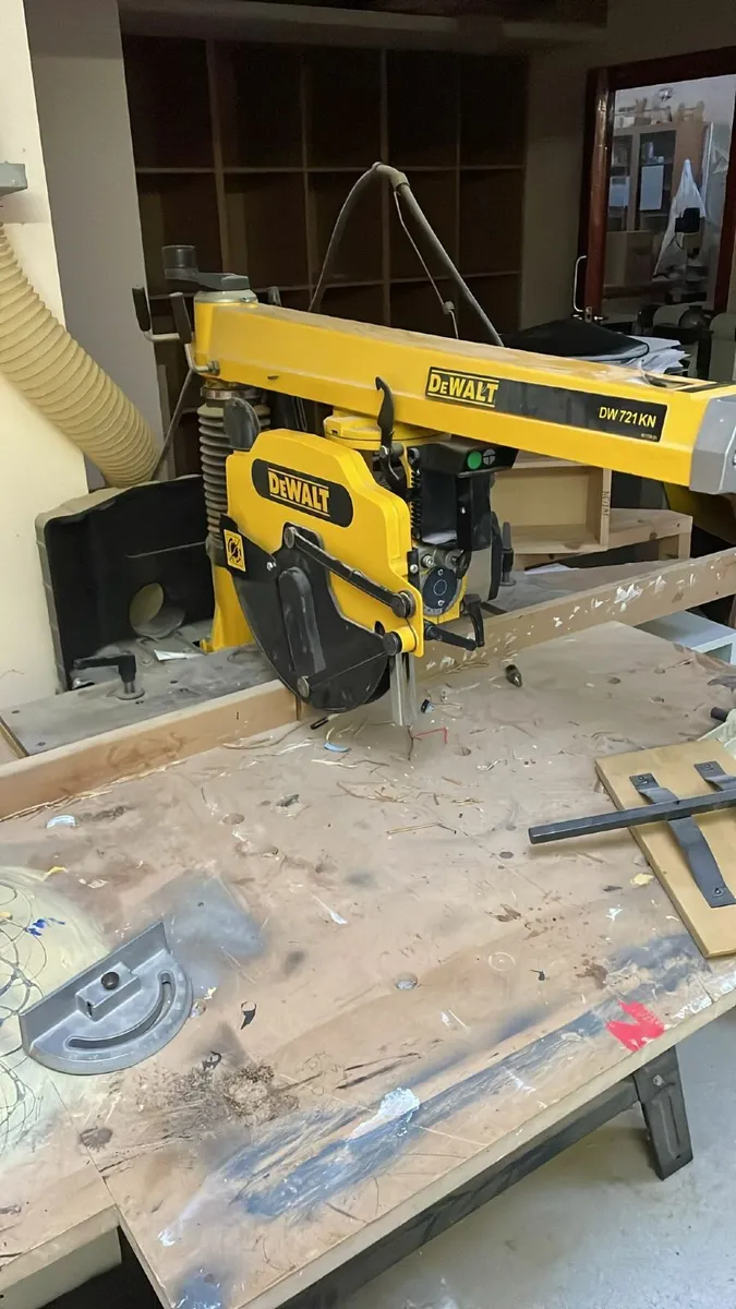 Dewalt DW721KN radial arm saw - Image 2